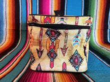 Load image into Gallery viewer, Arrow ~ Train ~ Case