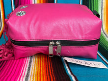 Load image into Gallery viewer, Arrow ~ Train ~ Case