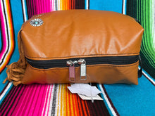 Load image into Gallery viewer, Arrow ~ Train ~ Case