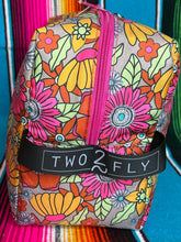 Load image into Gallery viewer, Arrow ~ Train ~ Case