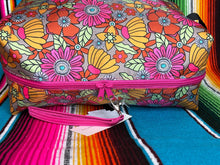 Load image into Gallery viewer, Arrow ~ Train ~ Case