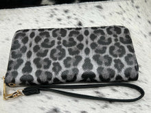 Load image into Gallery viewer, Black ~ Leopard ~ Handbag ~ Set