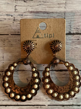 Load image into Gallery viewer, Copper Concho Post Earrings