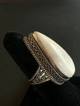 Load image into Gallery viewer, White ~ Agate ~ Ring (8.50)