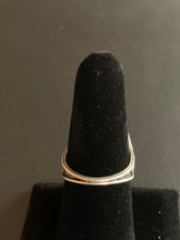 Load image into Gallery viewer, White ~ Agate ~ Ring (8.50)