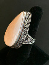 Load image into Gallery viewer, White ~ Agate ~ Ring (8.50)