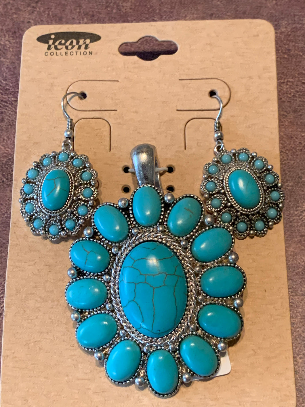 Turquoise Pendant Set